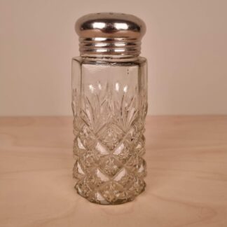 Antik strøbøsse i presset glas med låg i pletsølv - Japan, ca. 1920